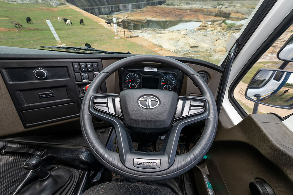 Tata Signa 4225T Truck | Tata Motors